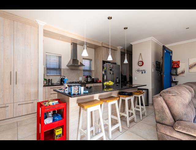 4 BEDROOM HOUSE FOR SALE IN PARKLANDS NORTH
